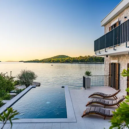 Вилла Seafront Draga With Heated Infinity Pool