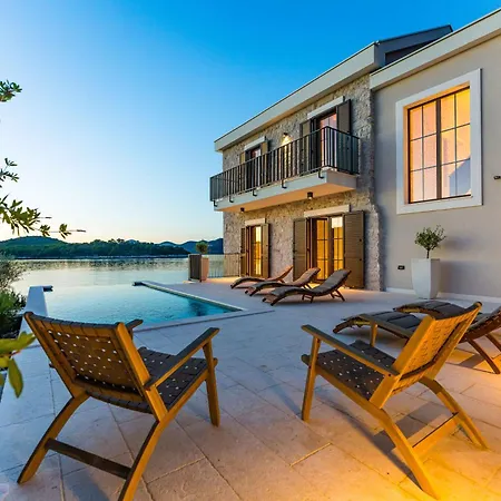 Seafront Draga With Heated Infinity Pool Villa *