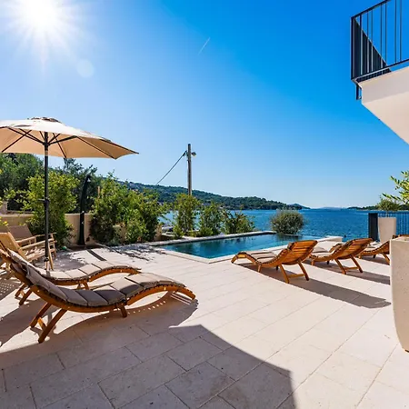 Villa Seafront Draga With Heated Infinity Pool *