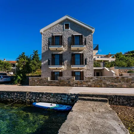 Seafront Draga With Heated Infinity Pool Mali Iž