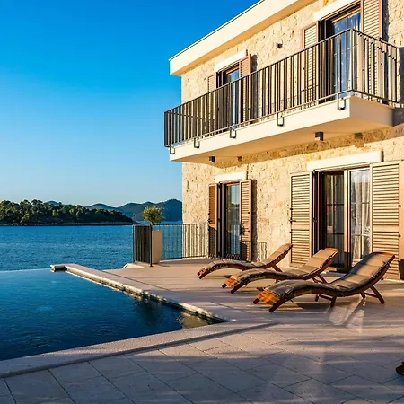 Seafront Draga With Heated Infinity Pool Villa *