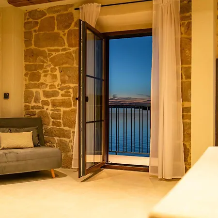 Villa Seafront Draga With Heated Infinity Pool Mali Iž