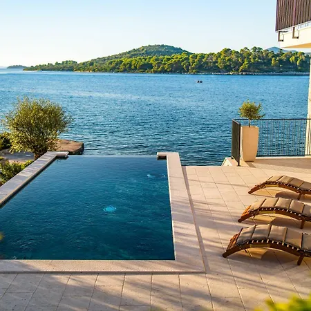 Seafront Draga With Heated Infinity Pool * Mali Iz