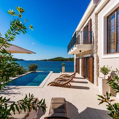 Vila Seafront Draga With Heated Infinity Pool Mali Iz