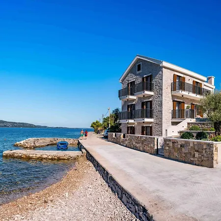Seafront Draga With Heated Infinity Pool Mali Iz