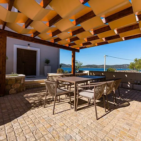 Seafront Draga With Heated Infinity Pool Villa Mali Iž