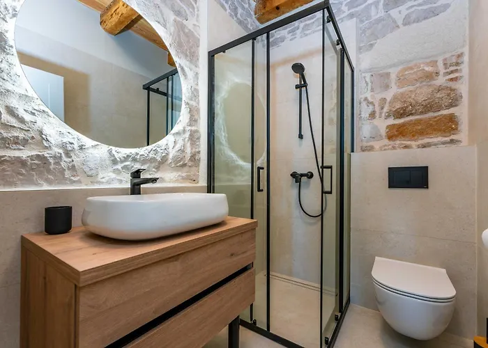 Villa Seafront Draga With Heated Infinity Pool Mali Iž