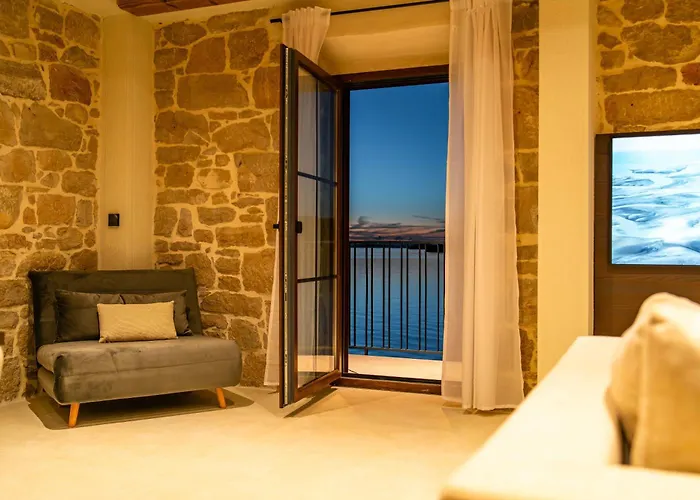 Вилла Seafront Draga With Heated Infinity Pool Мали Иж