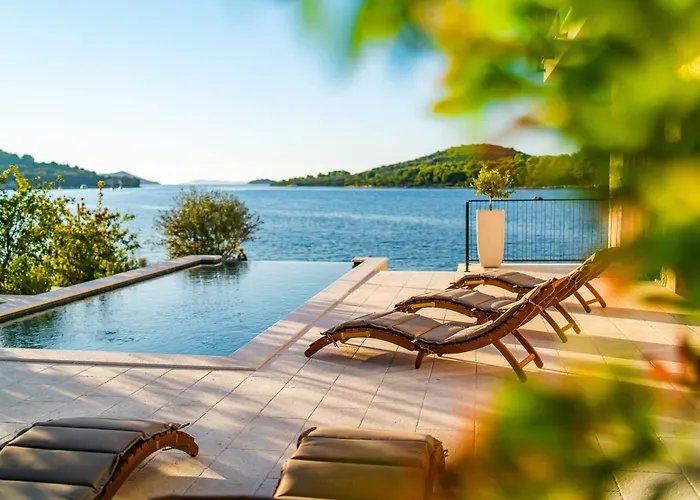 Вилла Seafront Draga With Heated Infinity Pool
