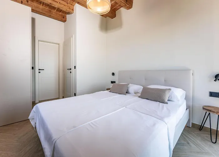 Seafront Draga With Heated Infinity Pool Villa Mali Iž