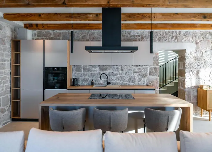 Seafront Draga With Heated Infinity Pool Villa Mali Iž