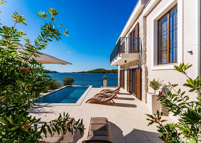 Villa Seafront Draga With Heated Infinity Pool Mali Iž