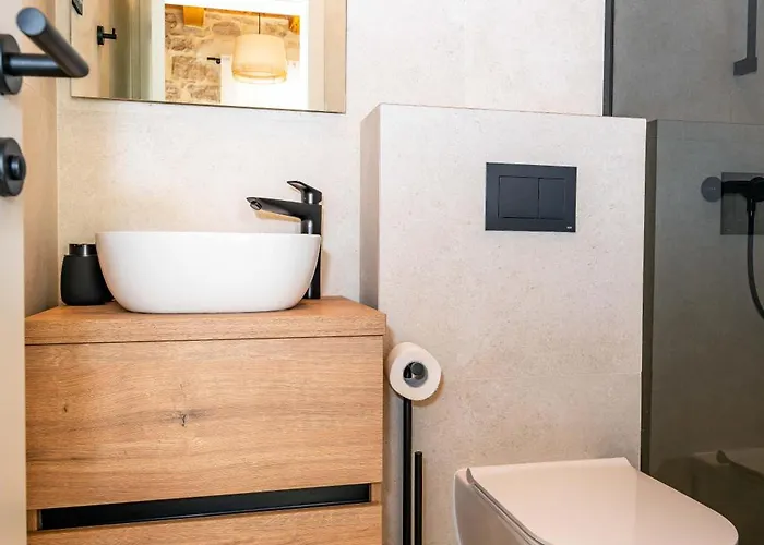 Seafront Draga With Heated Infinity Pool * Mali Iž