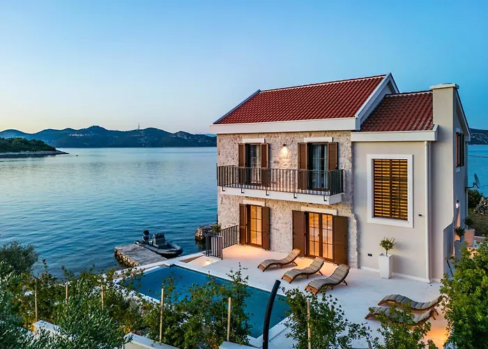 Seafront Draga With Heated Infinity Pool