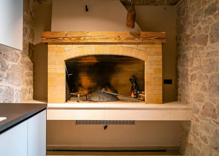 Seafront Draga With Heated Infinity Pool Mali Iž