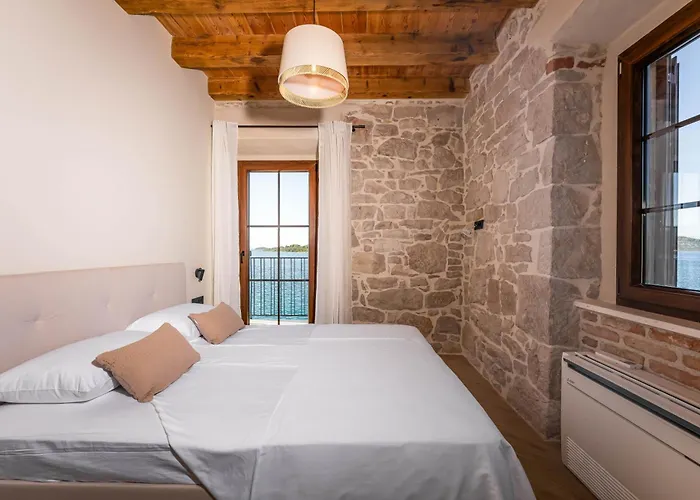 Villa Seafront Draga With Heated Infinity Pool