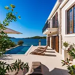 Villa Seafront Draga With Heated Infinity Pool Mali Iž