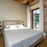 Seafront Draga With Heated Infinity Pool