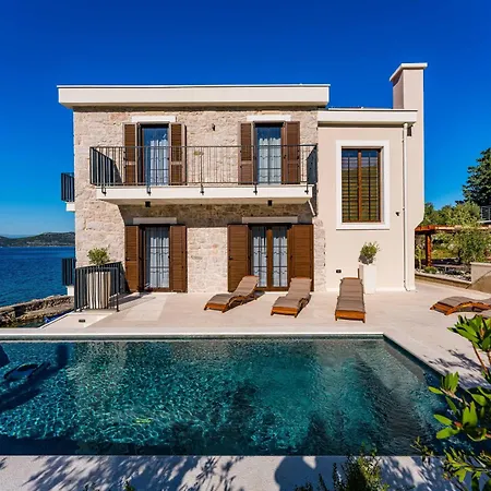 Seafront Draga With Heated Infinity Pool Villa *