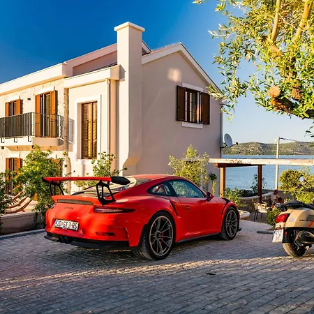 Seafront Draga With Heated Infinity Pool * Mali Iž