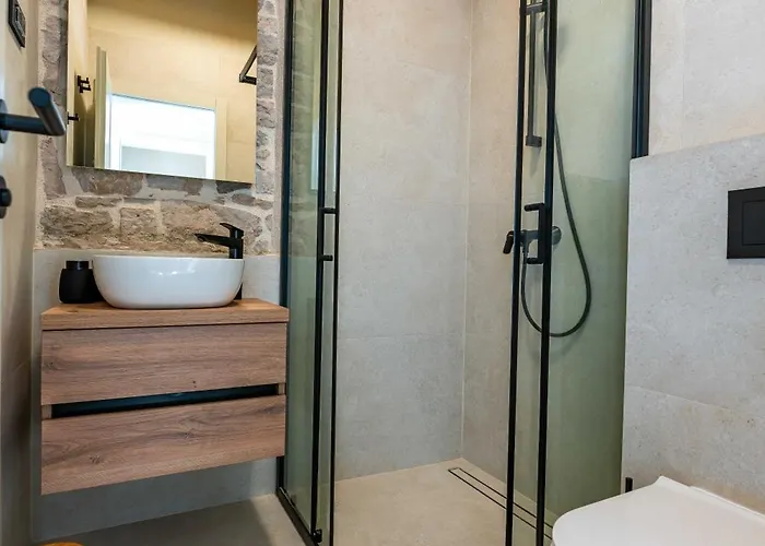 Вилла Seafront Draga With Heated Infinity Pool