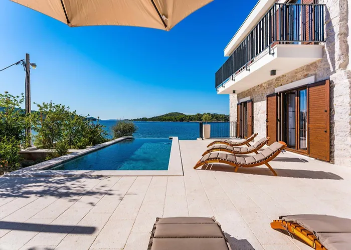 Seafront Draga With Heated Infinity Pool Вилла