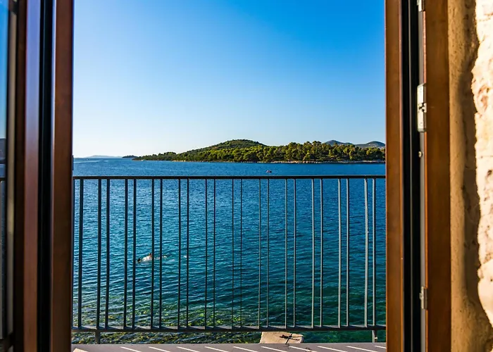 Seafront Draga With Heated Infinity Pool *