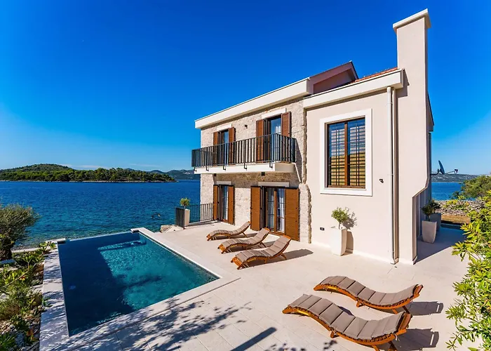 Seafront Draga With Heated Infinity Pool Вилла