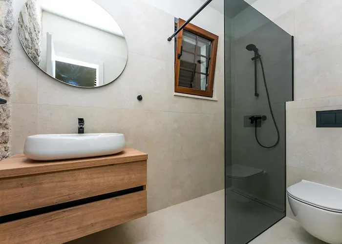 Seafront Draga With Heated Infinity Pool *