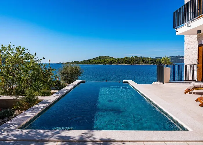 Seafront Draga With Heated Infinity Pool Вилла Мали Иж